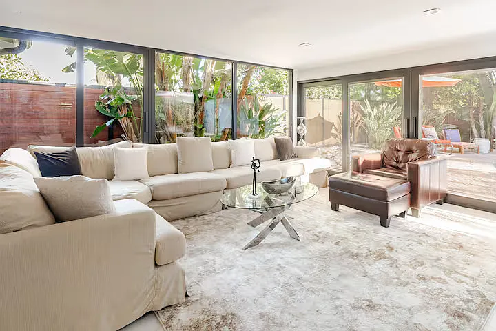 20412 Oxnard St — Photo 3