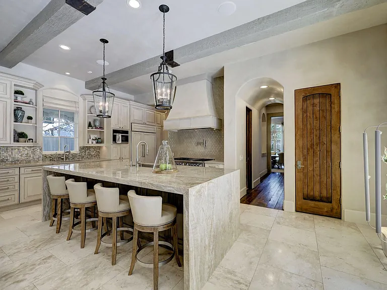 5610 Lynbrook Dr — Photo 14