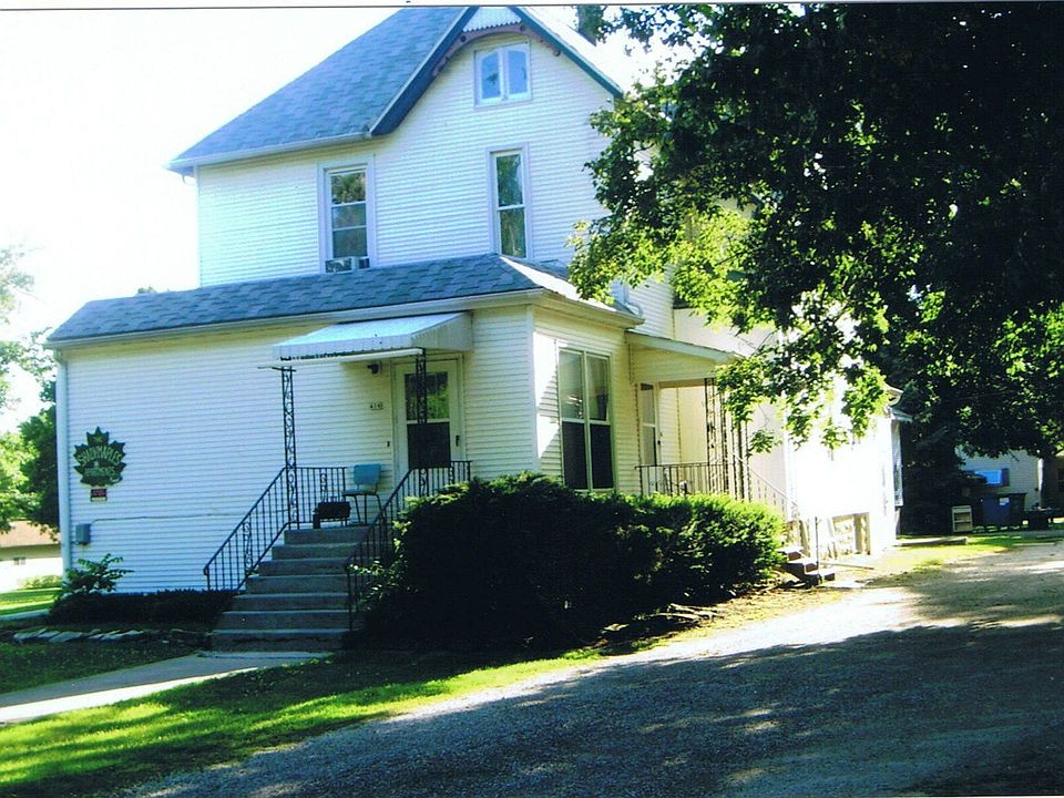 6 unit w/parking lot