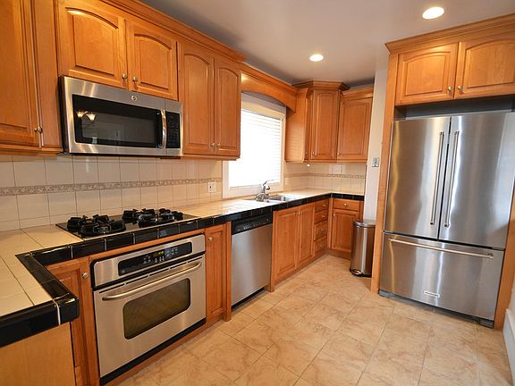 5th image of 1911 Andreo Ave
