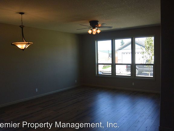 3rd image of 2101 NW 16th Cir