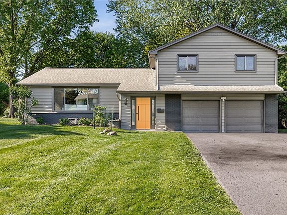 3rd image of 100 Hibiscus Dr