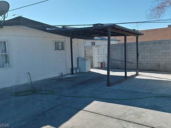 2nd image of 1316 Lawry Ave