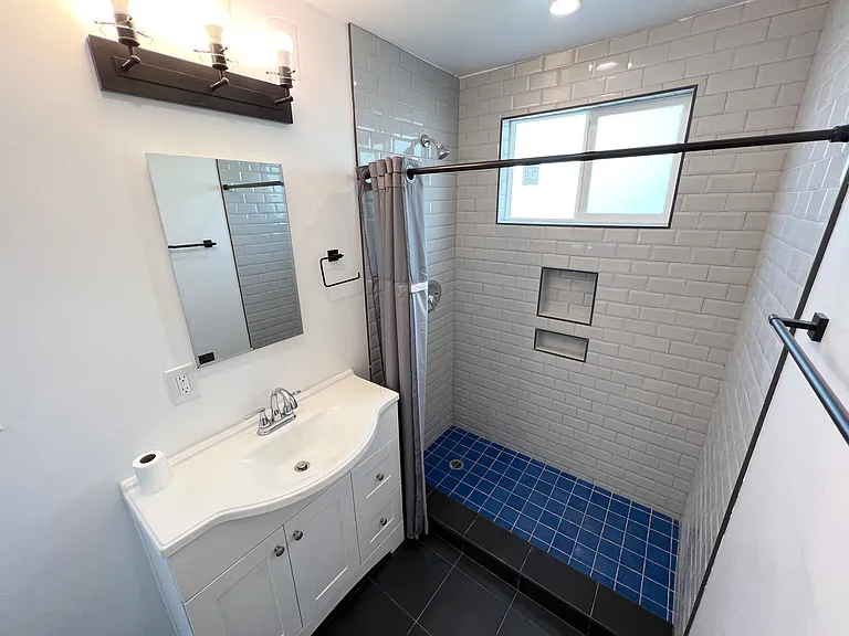 1313 S Cochran Ave — Photo 9