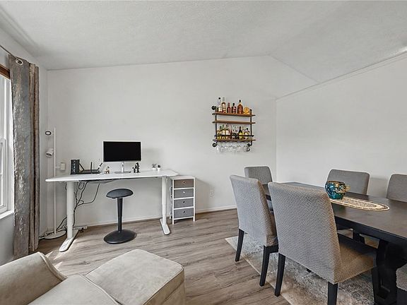 4th image of 875 Gearhardt Ln
