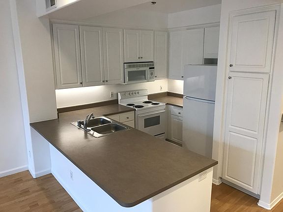 2nd image of 11670 San Vicente Blvd APT 106