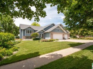 3533 Strawberry Ln, Sioux City, IA 51104
