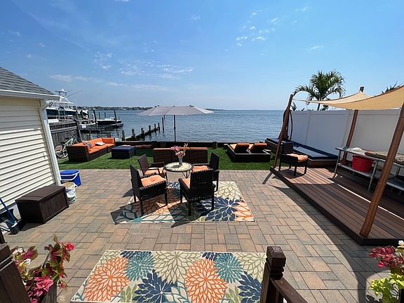 5th image of 332 E Shore Dr