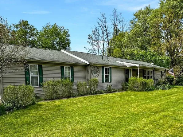 10990 E Anchor Dr, Walkerton, IN 46574