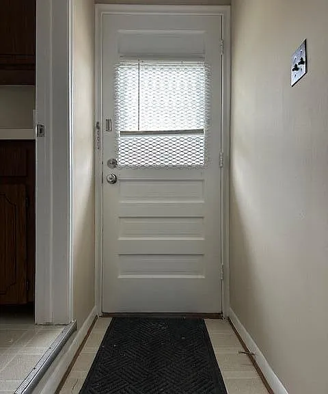 18547 Hillcrest St — Photo 5