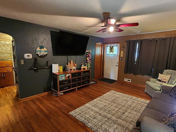 4th image of 1502 W A Street