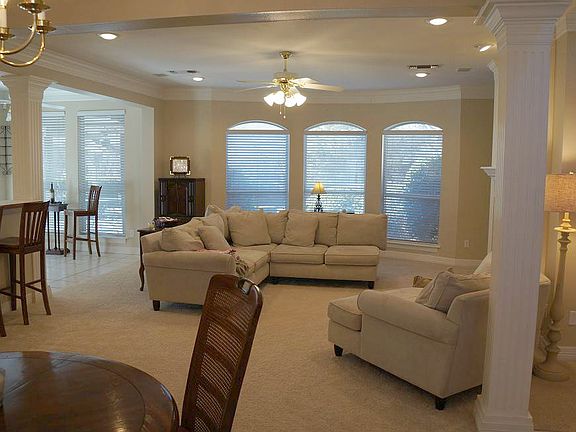 3rd image of 736 Village Green Dr