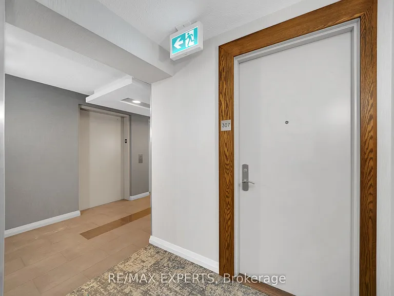 763 Bay St #307 — Photo 8