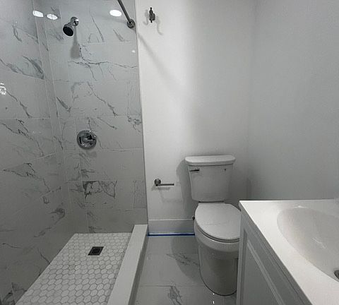 5th image of 334 W 36th Ter