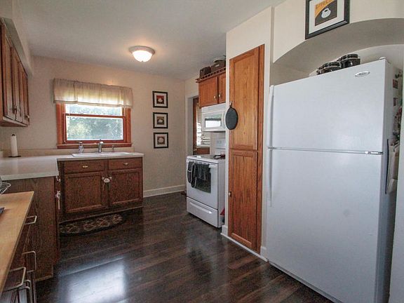 2nd image of 1402 E Crawford Ave