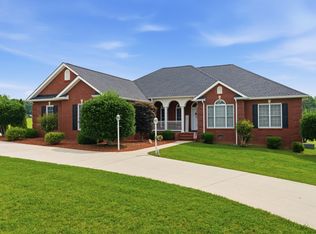 584 Golf Club Dr, Smithville, TN 37166