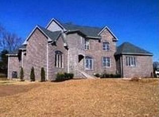 635 Chicken Rd, Lebanon, TN 37090