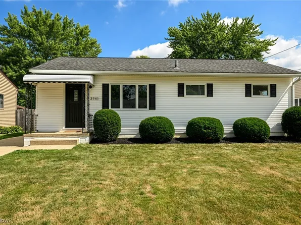 3741 Orchard St, Mogadore, OH 44260