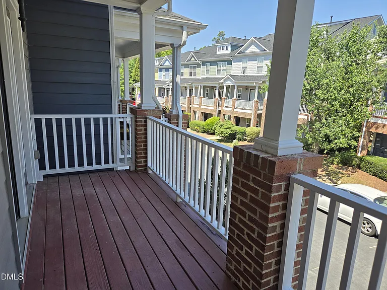 329 Kinellan Ln — Photo 10