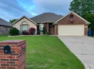 1012 Christine Dr, Cleburne, TX 76031