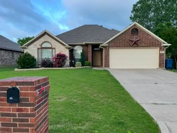 1012 Christine Dr, Cleburne, TX 76031