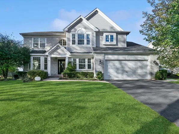 6150 Oakmont Ln, Gurnee, IL 60031