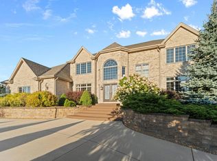 7444 S Stone Hedge Dr, Franklin, WI 53132