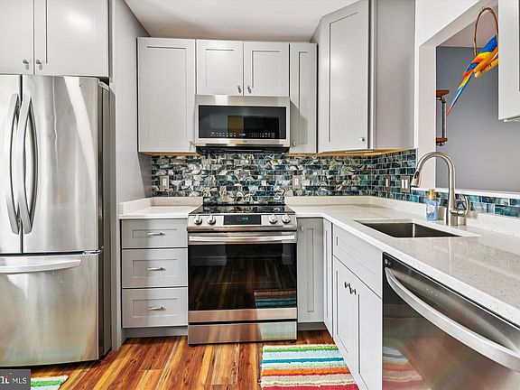 5th image of 160 Captains Quarters Rd