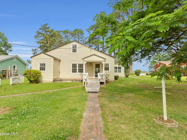402 Madam Moores Lane, New Bern, NC 28562