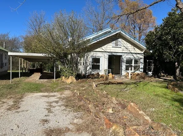 301 S Hinckley St, Holdenville, OK 74848