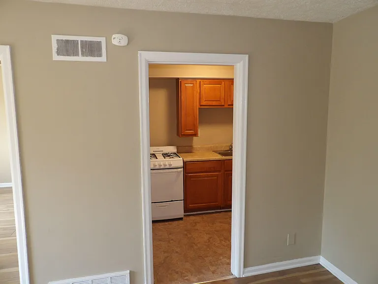 720 Woodland Ave #7 — Photo 14