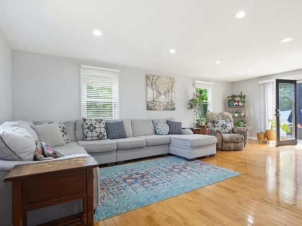 102 Purchase St, Milford, MA 01757