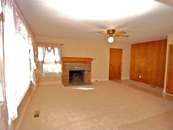 4th image of 5275 S Thorn St
