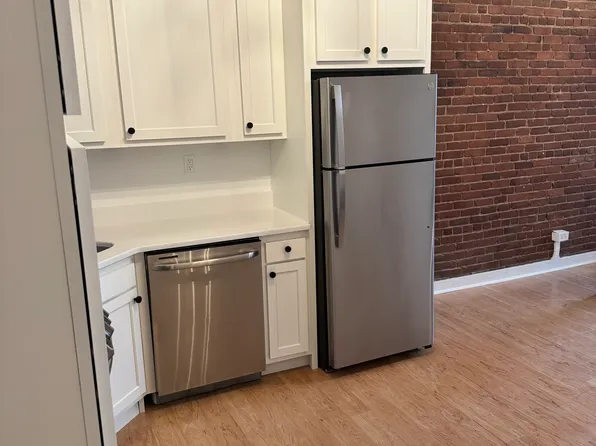 254 Friend St Unit 1, Boston, MA 02114