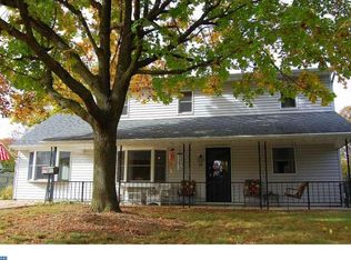 21 Jadewood Rd, Levittown, PA 19056