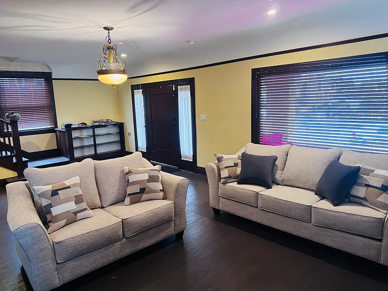 2754 Kenwood Ave #5 — Photo 24