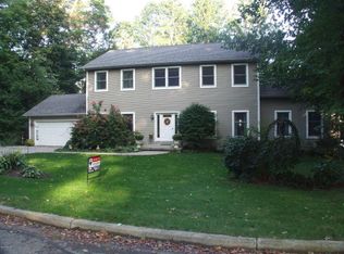 915 N Wooded Ln, Marshall, MI