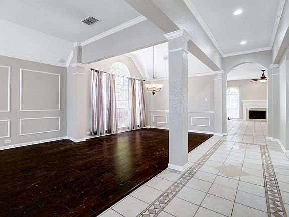 3rd image of 8422 Blackcastle Dr