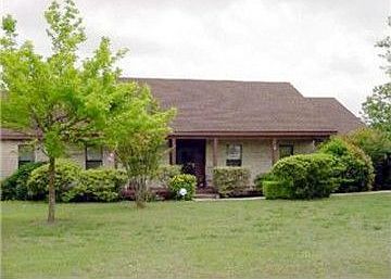1st image of 105 Meadow Woods Dr