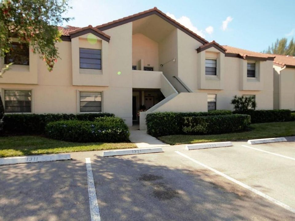 1st image of 6067 Parkwalk Dr