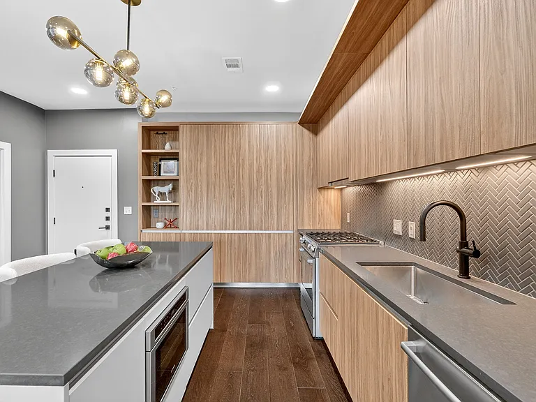 2209 S 1st St — Photo 10
