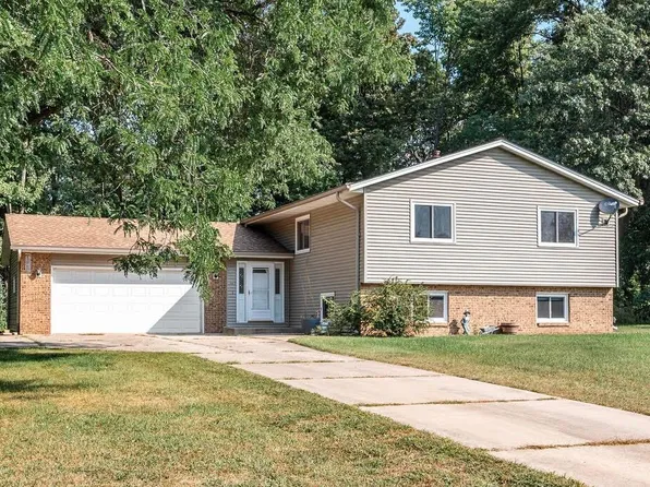 1663 170th Ln NE, Ham Lake, MN 55304