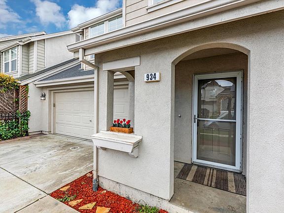 3rd image of 934 Sorrento Ct