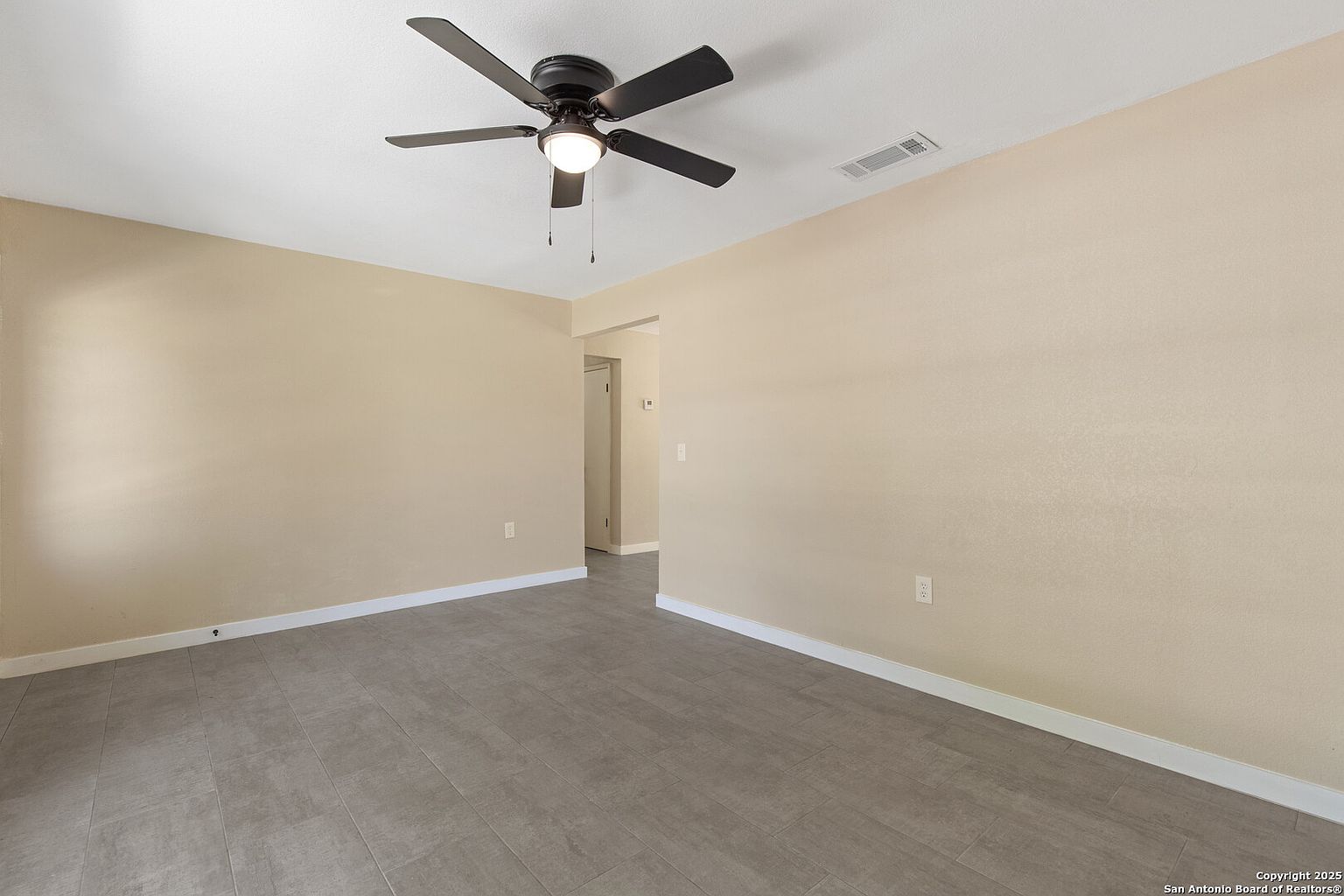Property in a prime location with modern interiors