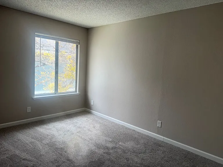 4606 Neil Rd #192 — Photo 6