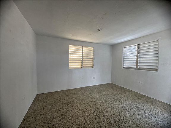 5th image of 121 Calle Hermandad Interior