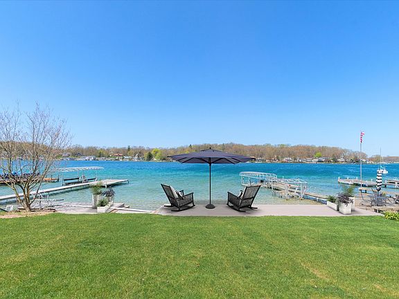 2nd image of 266 E Gull Lake Dr