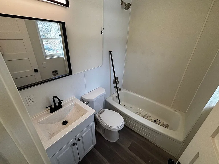525 S Main St — Photo 32
