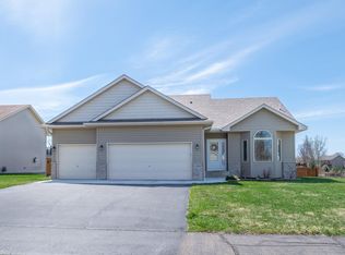 1218 Hidden Creek Blvd, Mayer, MN 55360