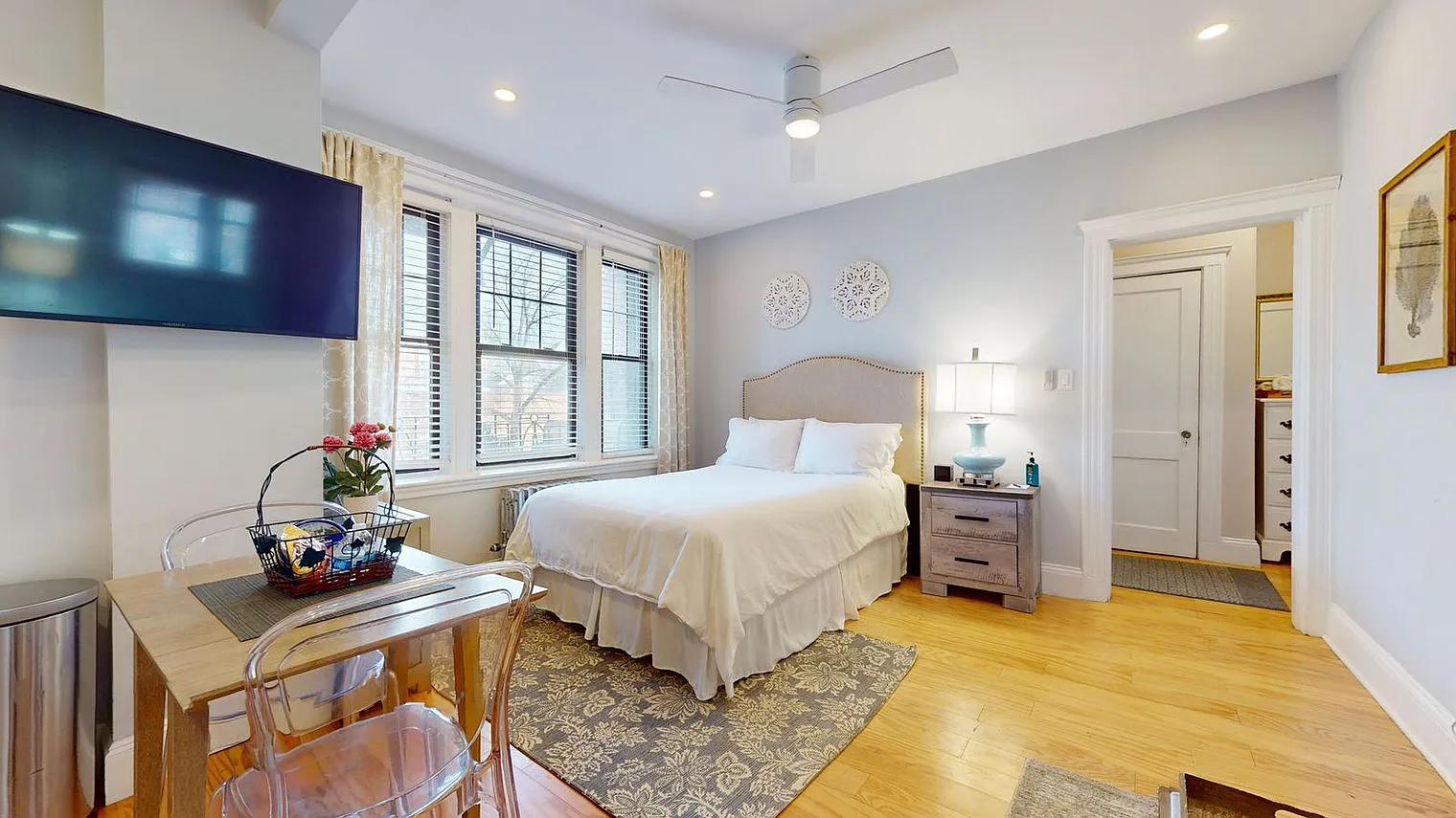 Studio, 1.0 bath, 344 sqft, $3,248 — Photo 4